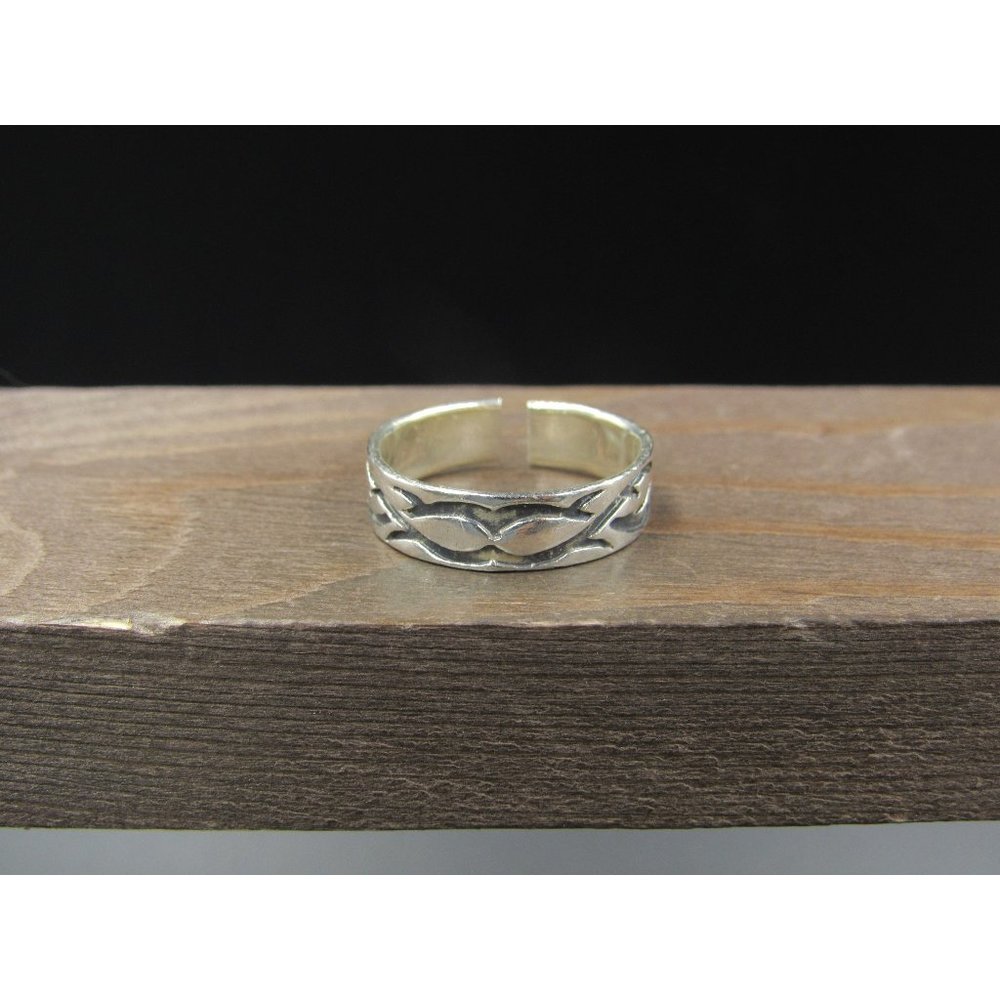 Size 9.25 Sterling Silver Cut Tribal Pattern Band Ring